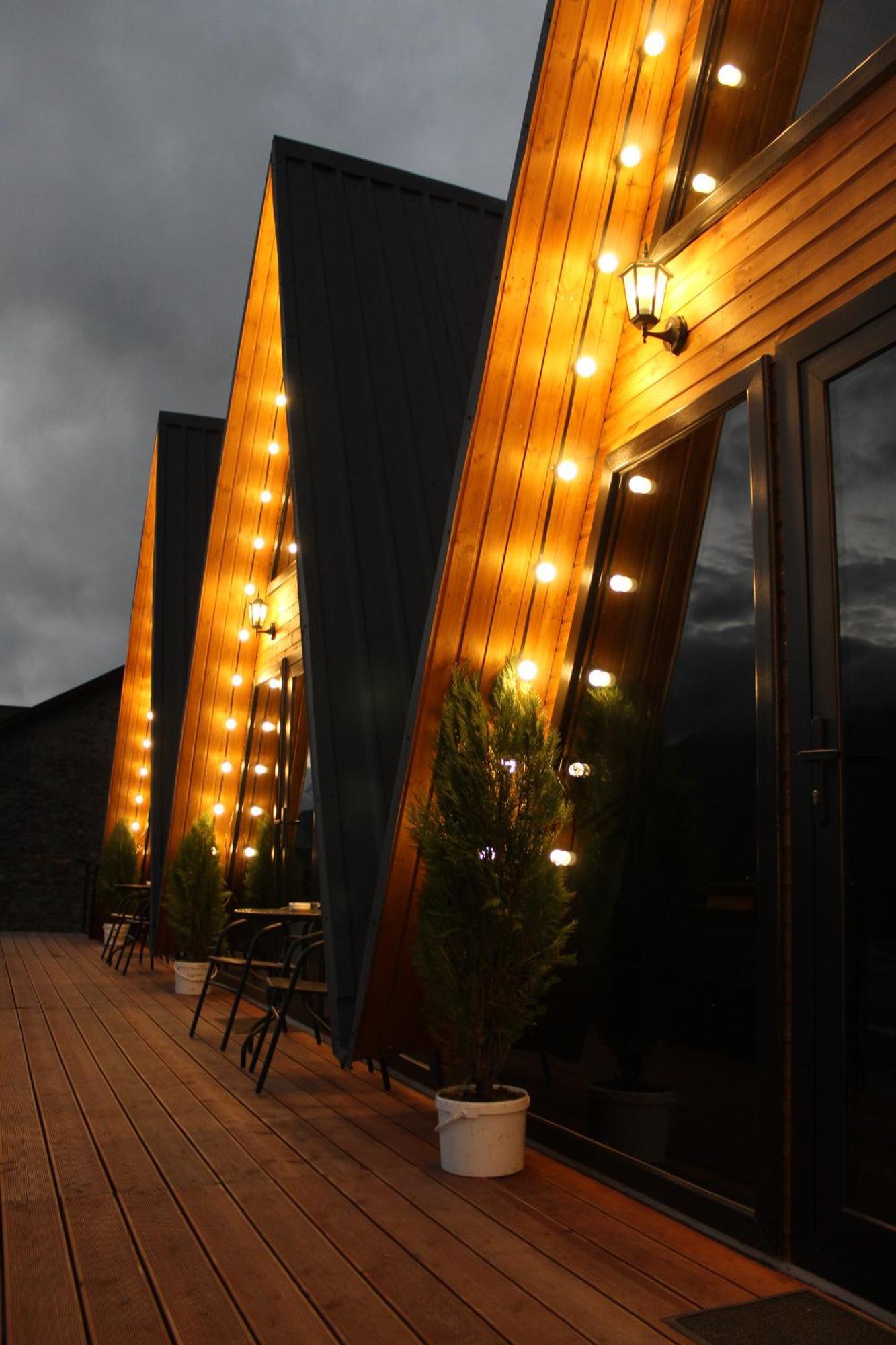 Hotel Pyramid Kazbegi Exterior foto